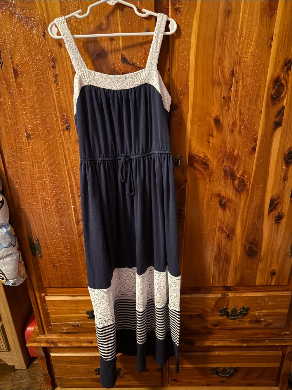 PRE-OWNED Navy Maxi Sundress with White Lace Accents Girl Size 10! - Picture 2 of 4